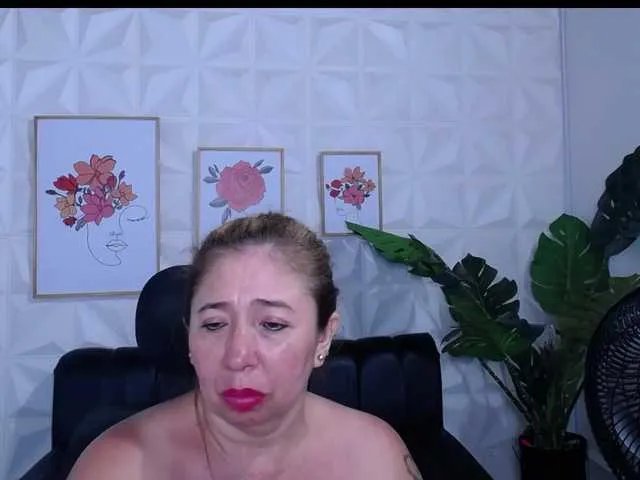 Valentina-mature on BongaCams