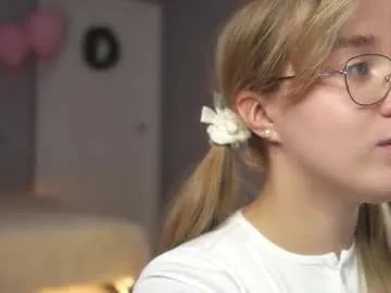 aluntick on Chaturbate