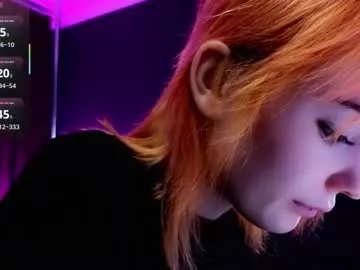 kiara_dream — GOAL: Dancing with massage boobs [162 tokens remaining] Lets get a party guys! <3 #young #skinny #shy #petite #teen