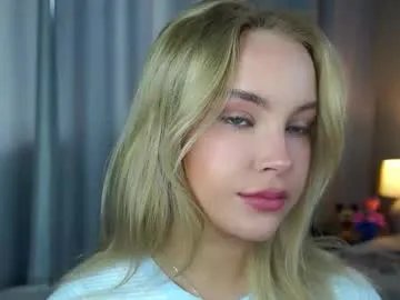 lipswithsmileonthem on Chaturbate