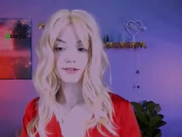 mia_starrr_ on Chaturbate