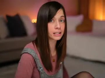 newchloe18 on Chaturbate