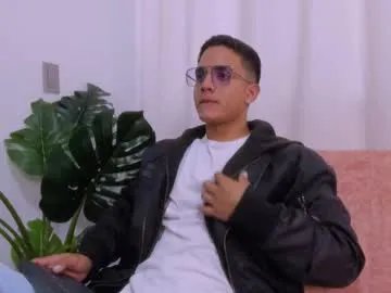 web_gammer_ on Chaturbate