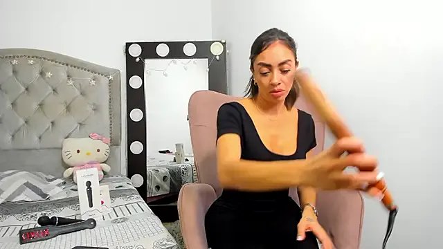 AnaRuiz on StripChat