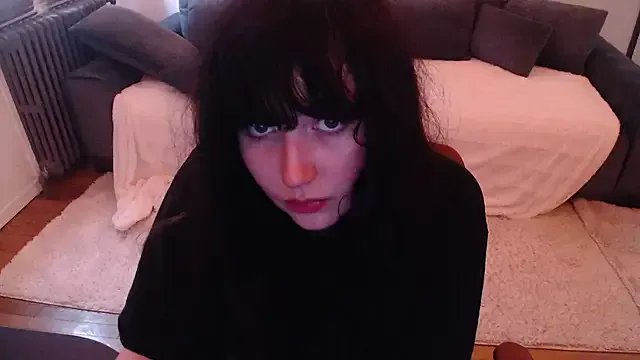 Lynylou on StripChat