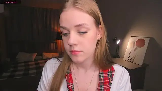 OdellaFrake on StripChat