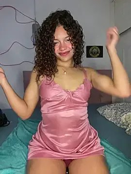 PrettyLia on StripChat