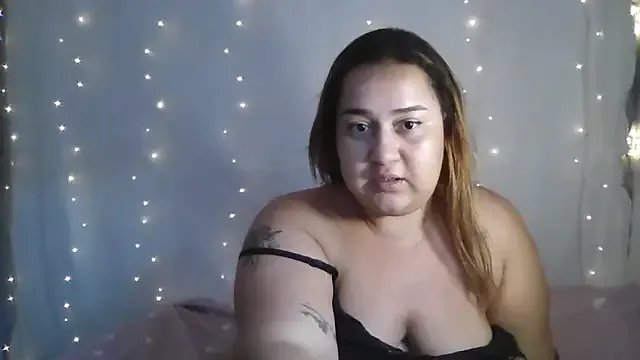 yesmiia — cuspir nos peitos - spit tits